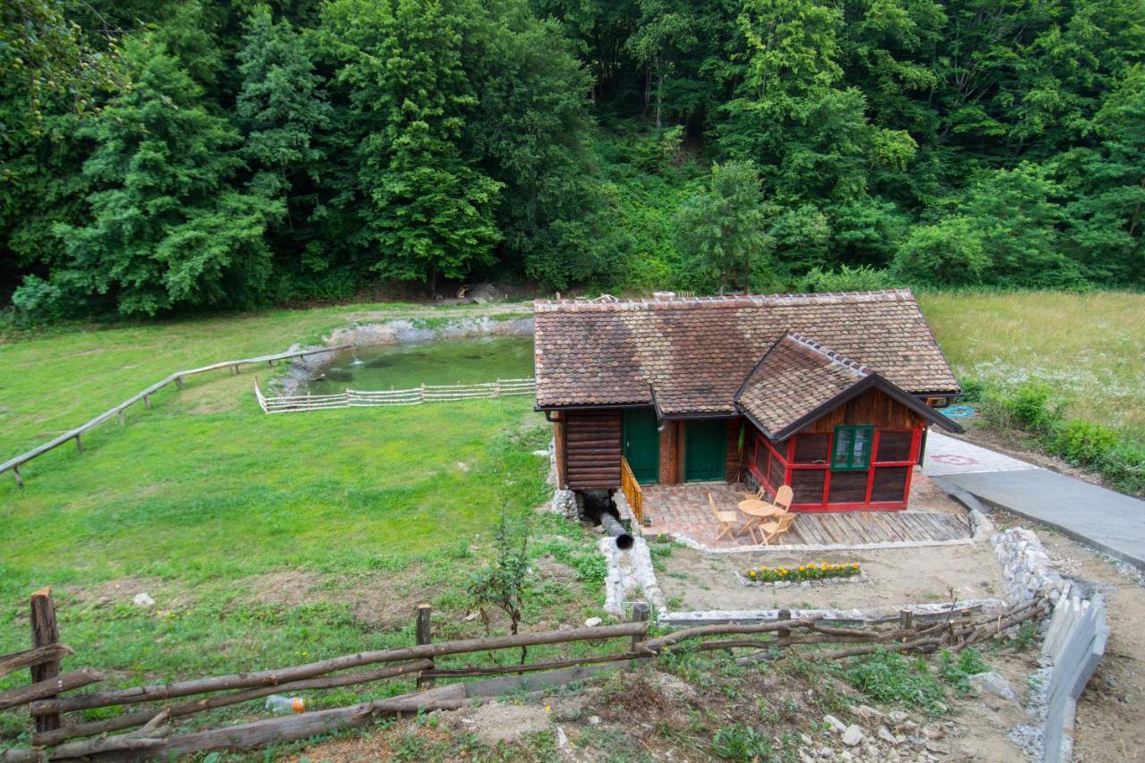 Vajat Tuk Villa Bajina Basta Exterior foto