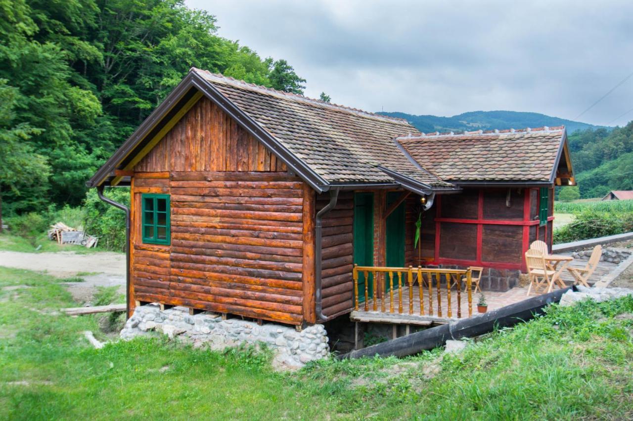 Vajat Tuk Villa Bajina Basta Exterior foto