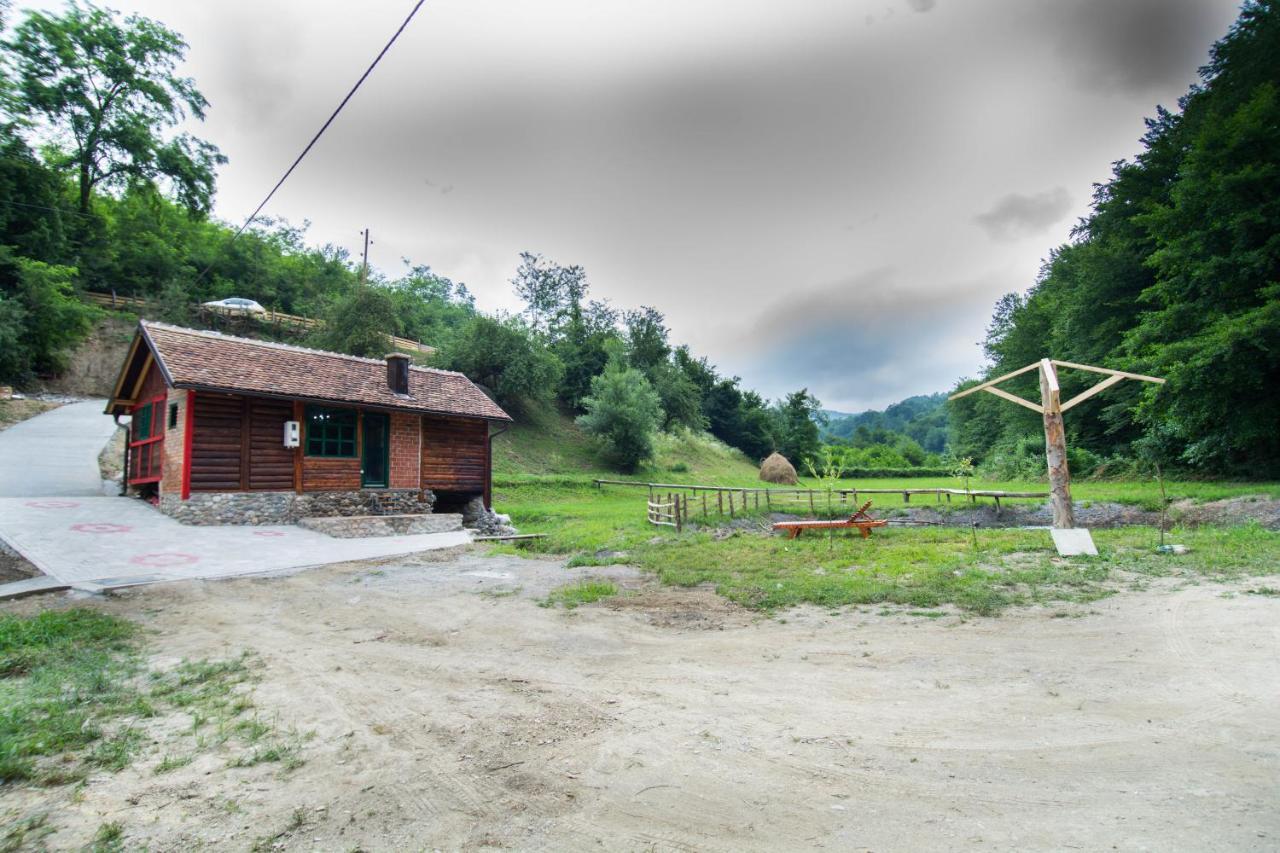Vajat Tuk Villa Bajina Basta Exterior foto